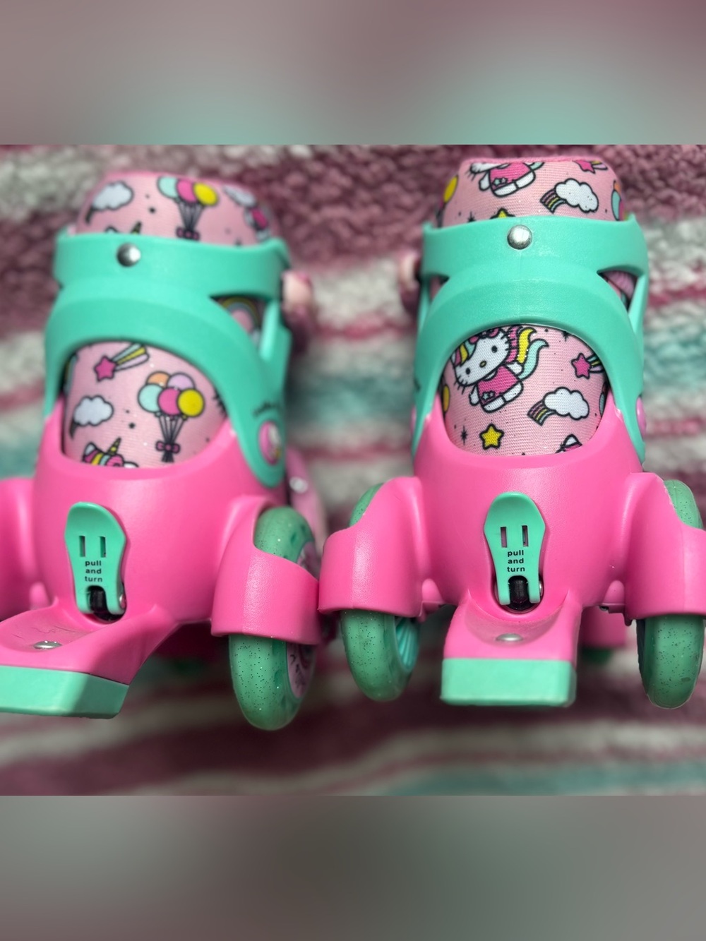 🎀 Hello Kitty 🎀 Pink & Teal Kids Adjustable Roller Skates - Picture 9 of 14